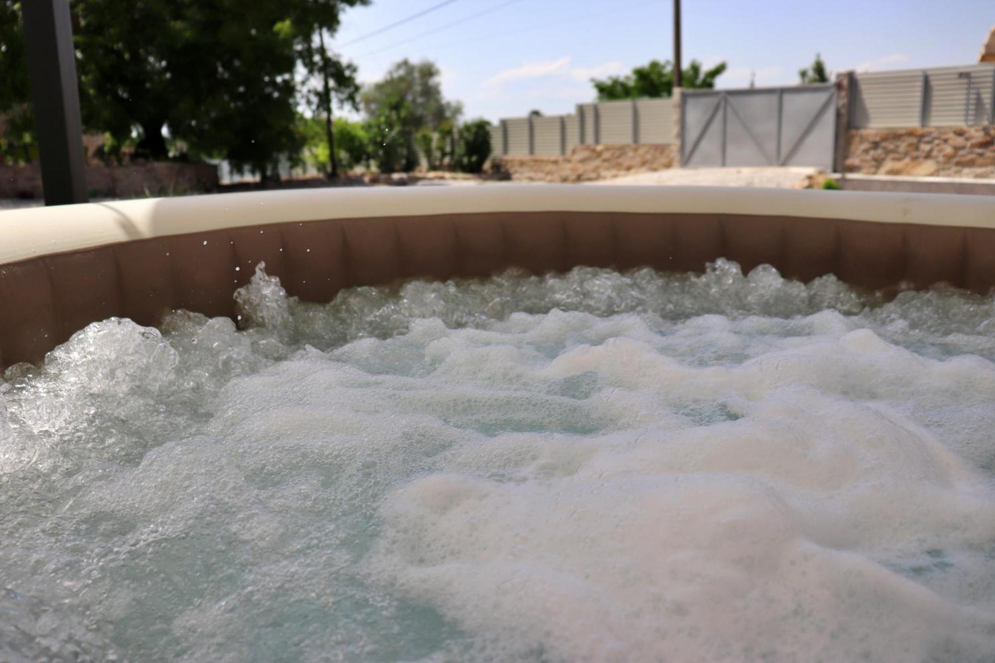 Cantinho D'Aldeia - Jacuzzi Guarda Exterior photo