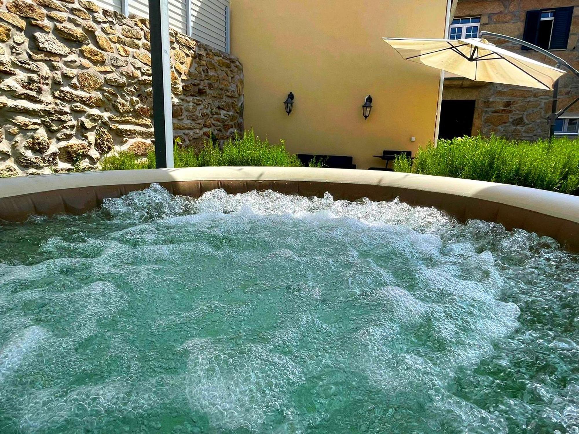 Cantinho D'Aldeia - Jacuzzi Guarda Exterior photo